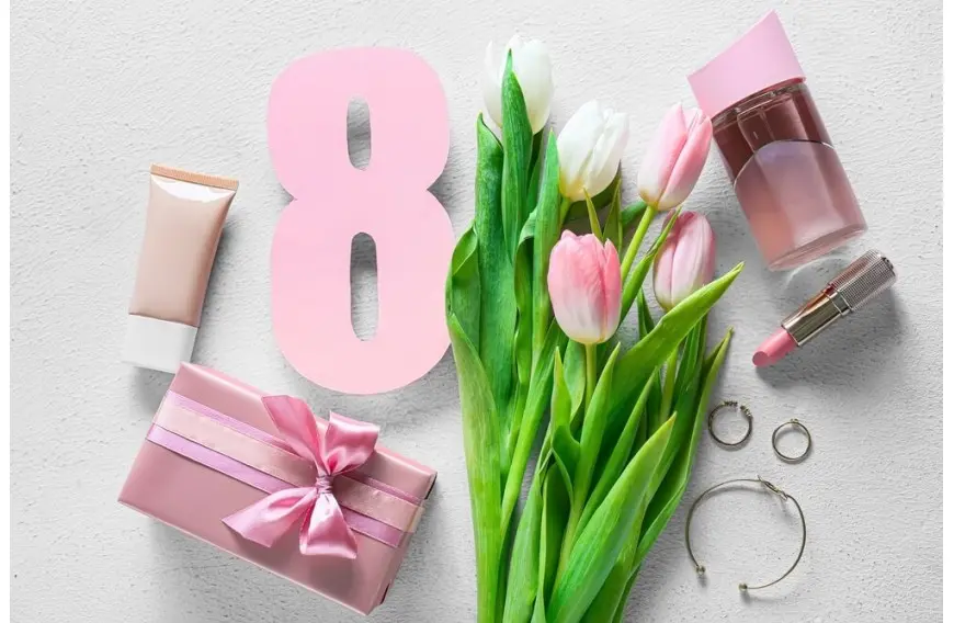 что дарить руководителю на 8 марта